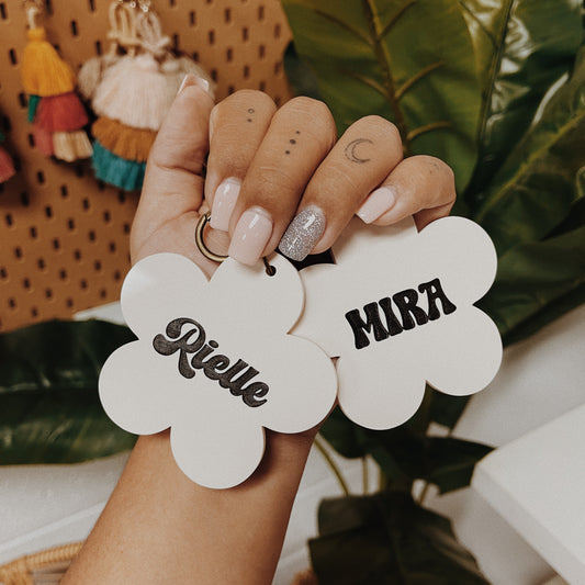 Personalized Retro Daisy Keychain